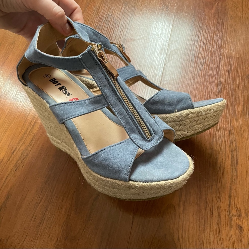 Blue wedges